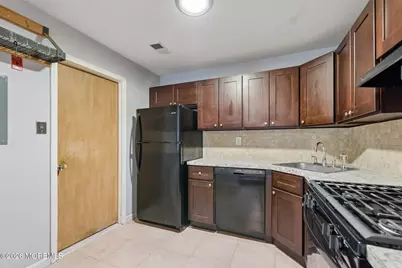 14-3 Sacramento Court, Freehold, NJ 07728 - Photo 10