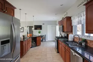 771 Park Ave, Belford, NJ 07718 - Photo 10