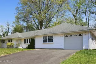 5 Lone Oak Rd, Middletown, NJ 07748 - Photo 2