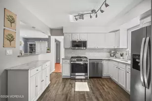 39 Tioga Dr, Howell Township, NJ 07731 - Photo 12