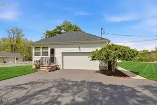 17 Church Ln, Manalapan Township, NJ 07726 - Photo 4