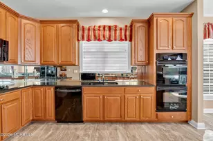 23 Hulsart Ct, Marlboro Township, NJ 07746 - Photo 24