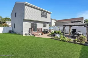 270 Alberta Dr, Saddle Brook Township, NJ 07663 - Photo 16