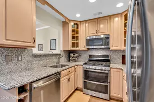 190 Kentucky Way, Freehold, NJ 07728 - Photo 30