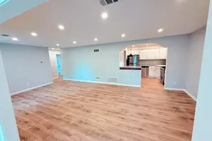 18-5 Augusta Ct, Freehold, NJ 07728 - Photo 2