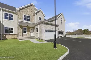 12 Remington Ct, Farmingdale, NJ 07727 - Photo 2