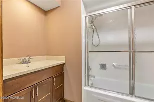 18 Lexington Ct, Red Bank, NJ 07701 - Photo 22