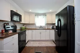 562 Sara Dr, Freehold, NJ 07728 - Photo 10