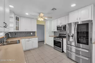 496 Apple Valley Dr, Belford, NJ 07718 - Photo 8
