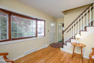 75 Lakeview Dr, Allentown, NJ 08501 - Photo 2