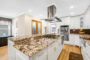 35 Bay Ave, North Middletown, NJ 07748 - Photo 18