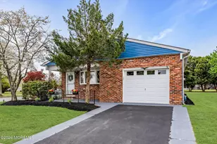 31 Vail St, Toms River Township, NJ 08757 - Photo 2