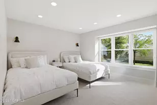 136 Williamsburg Ln, Lakewood, NJ 08701 - Photo 10