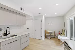 136 Williamsburg Ln, Lakewood, NJ 08701 - Photo 6