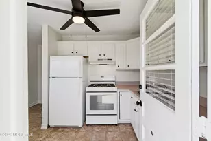 3 Myrtle Ave, Eatontown, NJ 07724 - Photo 10