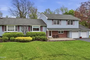 58 Duchess Ct, Freehold, NJ 07728 - Photo 4