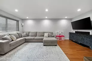 20 Arrowsmith Ct, Matawan, NJ 07747 - Photo 14