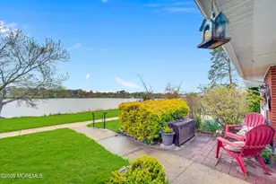 651B Plymouth Dr, Lakewood, NJ 08701 - Photo 2