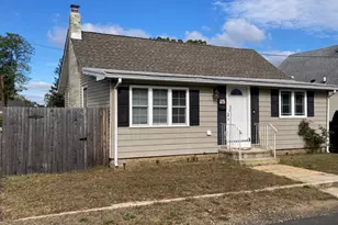 25 Hart St, Hazlet Township, NJ 07734 - Photo 2