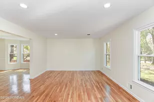 8 Decicco Dr, Freehold, NJ 07728 - Photo 8