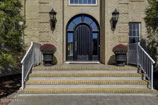 371 Karen Ct, Freehold, NJ 07728 - Photo 4