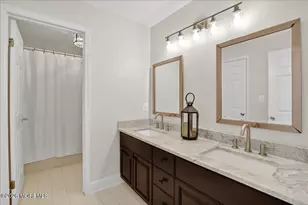 371 Karen Ct, Freehold, NJ 07728 - Photo 40