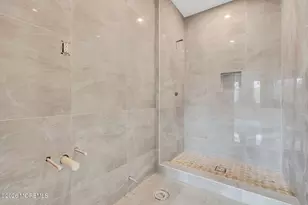 112 Parker Chase Ct, Morganville, NJ 07751 - Photo 32