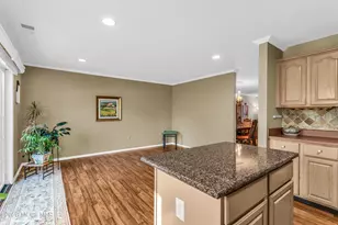 106 Wood Duck Ct, Freehold, NJ 07728 - Photo 8