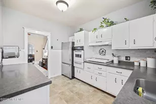 75 Main St, Roebling, NJ 08554 - Photo 24