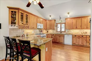 31 Cameron Ct, Freehold, NJ 07728 - Photo 6
