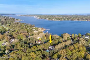 423 Navesink River Rd, Middletown, NJ 07748 - Photo 2