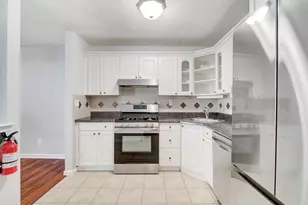 18-4 Augusta Ct, Freehold, NJ 07728 - Photo 8