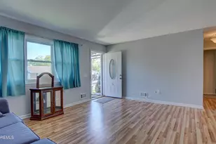 5 Missouri Ct, Matawan, NJ 07747 - Photo 4