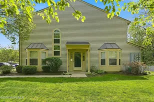 5 Whistler Dr, Freehold, NJ 07728 - Photo 2