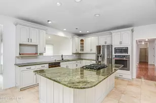 9 Mackenzie Ct, Freehold, NJ 07728 - Photo 8