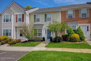 19 Haverford Ct, Freehold, NJ 07728 - Photo 2