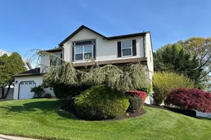 69 Gladiola Dr, Howell Township, NJ 07731 - Photo 2