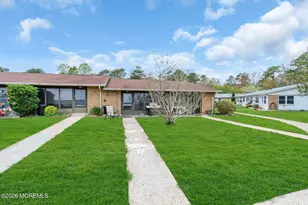 21E Yorkshire Ct, Manchester Township, NJ 08759 - Photo 2