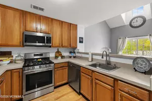 30 Oxford Ct, Englishtown, NJ 07726 - Photo 16