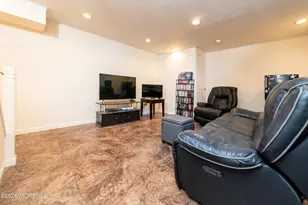 8 Winsor Ct, Sayreville, NJ 08872 - Photo 24