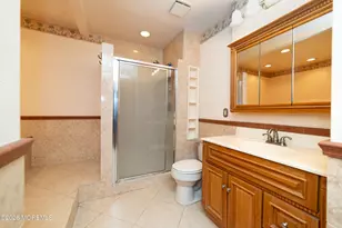 8 Winsor Ct, Sayreville, NJ 08872 - Photo 16