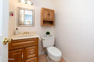 8 Winsor Ct, Sayreville, NJ 08872 - Photo 14