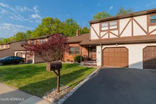 8 Winsor Ct, Sayreville, NJ 08872 - Photo 2