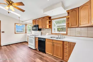 63 Broadway, Keyport, NJ 07735 - Photo 10