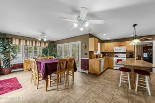 1 Pineview Ct, Monroe Township, NJ 08831 - Photo 8