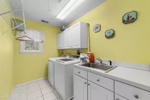 1 Pineview Ct, Monroe Township, NJ 08831 - Photo 24