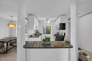 9 Carriage Pl, Edison, NJ 08820 - Photo 4