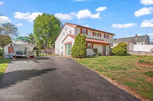 2 Beaver St, Hazlet Township, NJ 07730 - Photo 4