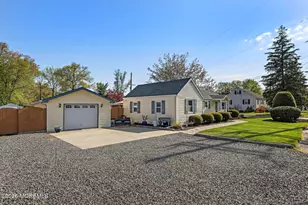337 Manalapan Rd, Spotswood, NJ 08884 - Photo 4