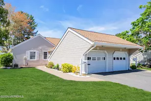 81 D Parkway Dr, Freehold, NJ 07728 - Photo 30